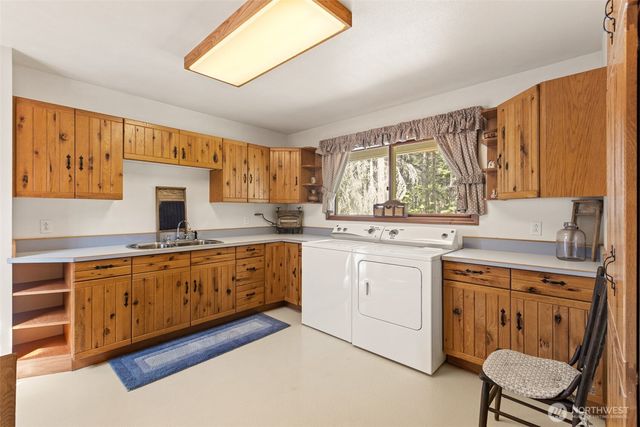 516 Gellor Road, Port Angeles, WA 98362