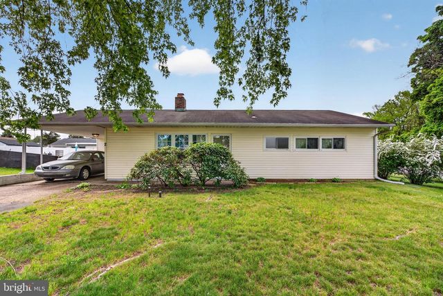 2 SILVER BIRCH LN, Levittown, PA 19055