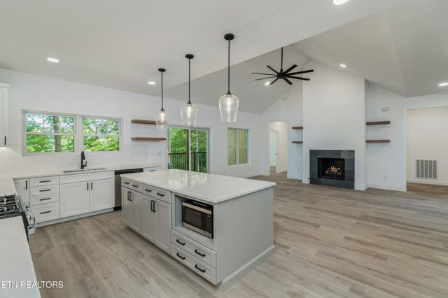 7600 GYNEVERE Drive, Knoxville, TN 37931