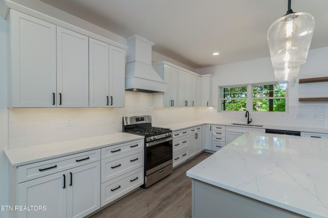 7600 GYNEVERE Drive, Knoxville, TN 37931