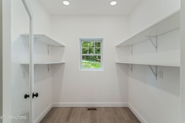 7600 GYNEVERE Drive, Knoxville, TN 37931