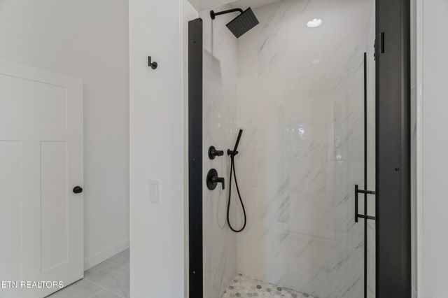 7600 GYNEVERE Drive, Knoxville, TN 37931