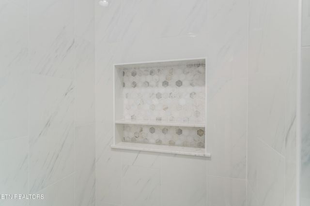 7600 GYNEVERE Drive, Knoxville, TN 37931