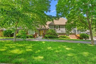 5400 W 84th Terrace W, Prairie Village, KS 66207