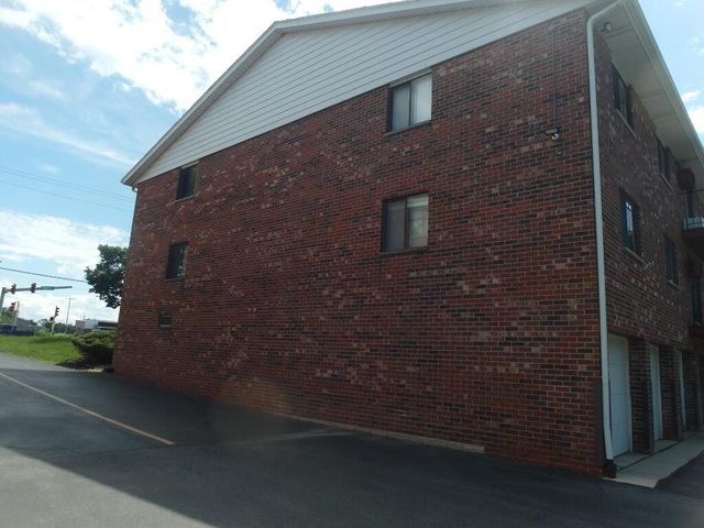 6440 W Howard AVENUE #104, Milwaukee, WI 53220