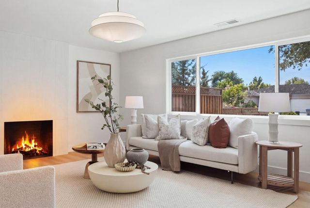 904 Del Monte Place, San Jose, CA 95117