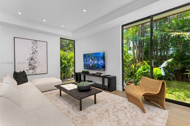 4024 Bonita Ave, Miami, FL 33133