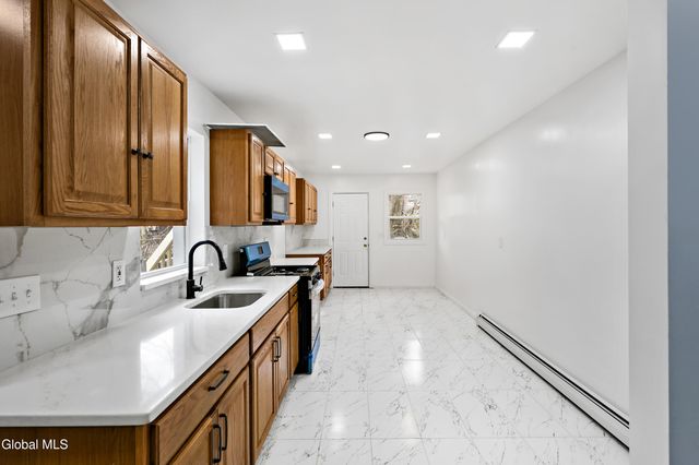 274 Livingston Avenue, Albany, NY 12210