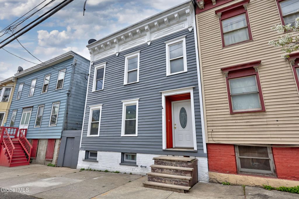 274 Livingston Avenue, Albany, NY 12210