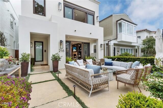 218 Narcissus Avenue, Newport Beach, CA 92625