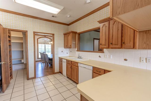 420 Living Springs Trail, Washington, OK 73093