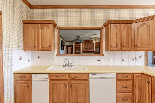 420 Living Springs Trail, Washington, OK 73093
