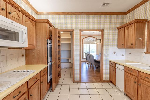 420 Living Springs Trail, Washington, OK 73093