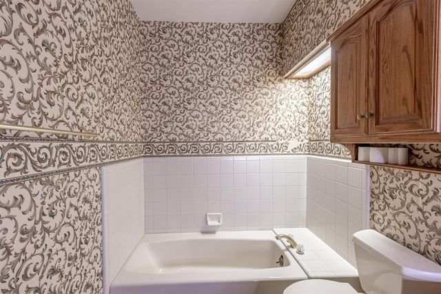 420 Living Springs Trail, Washington, OK 73093