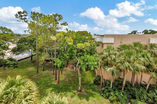 4700 W Lucerne Lakes Boulevard W 507, Lake Worth, FL 33467