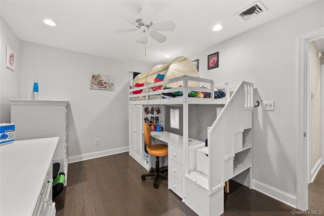 21 Rawlings Drive, Melville, NY 11747