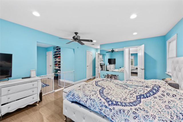 21 Rawlings Drive, Melville, NY 11747