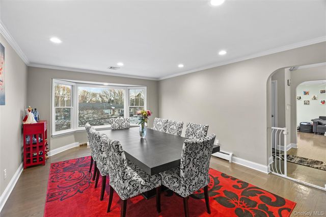 21 Rawlings Drive, Melville, NY 11747