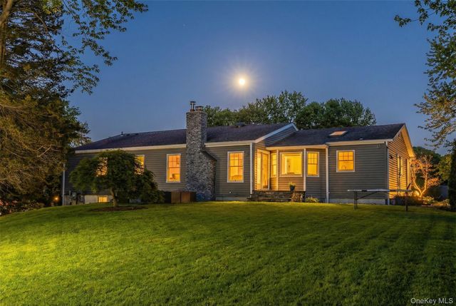 21 Rawlings Drive, Melville, NY 11747