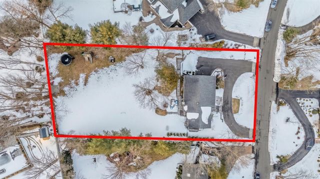 21 Rawlings Drive, Melville, NY 11747