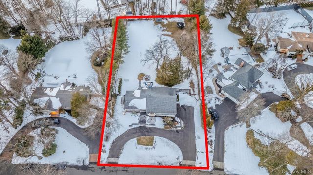 21 Rawlings Drive, Melville, NY 11747