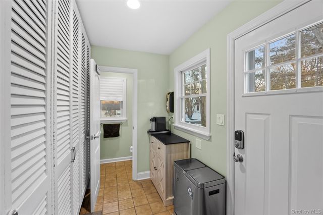 21 Rawlings Drive, Melville, NY 11747