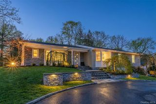 21 Rawlings Drive, Melville, NY 11747