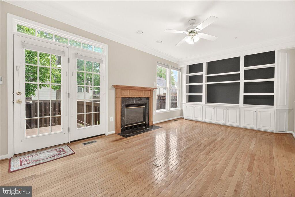 Image 17 of property listing at 1740 DERRS SQ E, Frederick, MD 21701