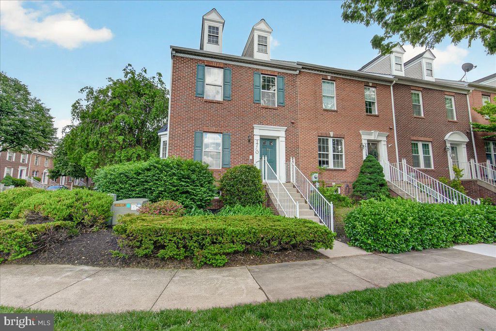 Image 2 of property listing at 1740 DERRS SQ E, Frederick, MD 21701