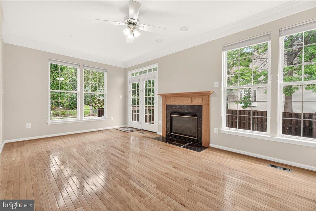 Image 20 of property listing at 1740 DERRS SQ E, Frederick, MD 21701