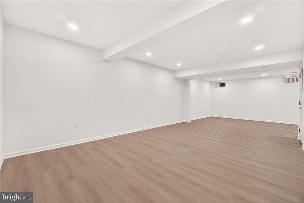 Image 31 of property listing at 1740 DERRS SQ E, Frederick, MD 21701