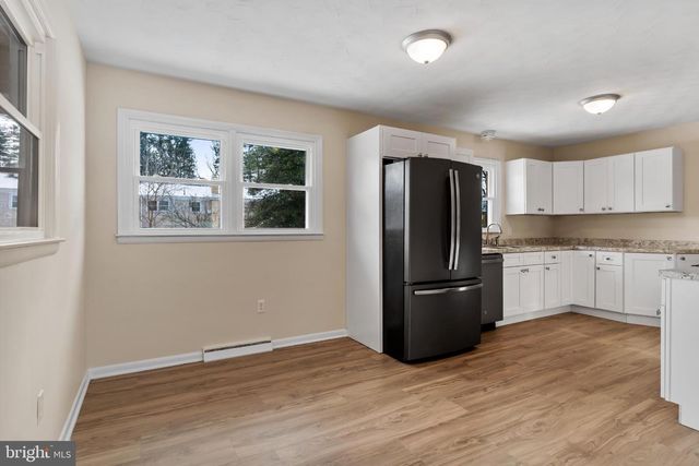 811 W KELLER ST, Mechanicsburg, PA 17055