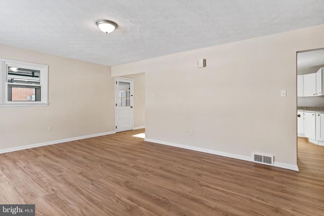 811 W KELLER ST, Mechanicsburg, PA 17055