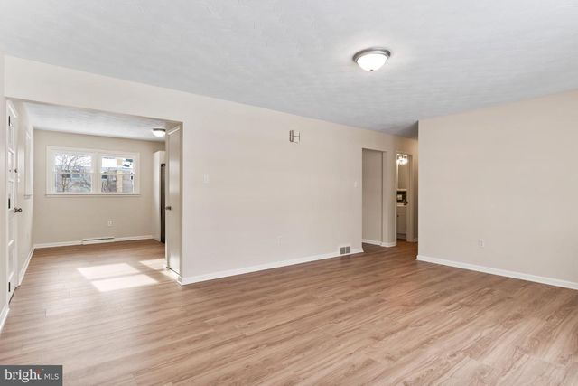 811 W KELLER ST, Mechanicsburg, PA 17055