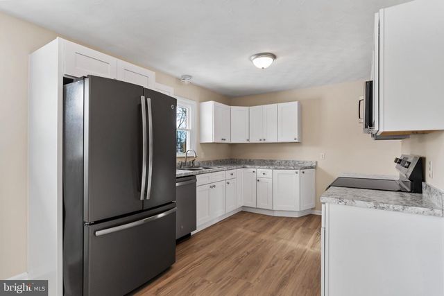 811 W KELLER ST, Mechanicsburg, PA 17055