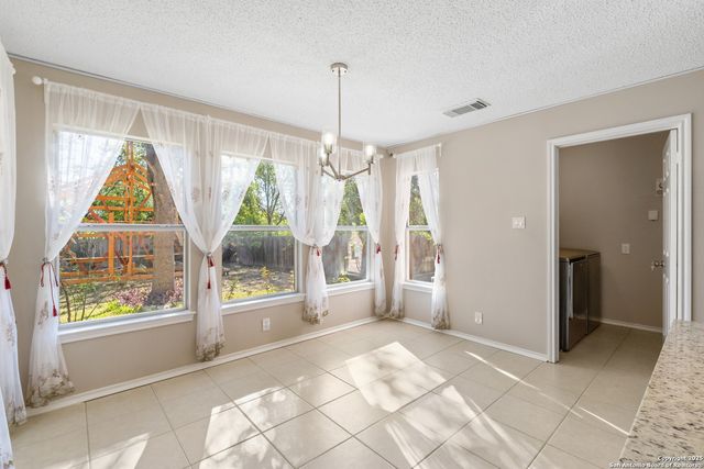 6430 Maverick Trail Dr, San Antonio, TX 78240