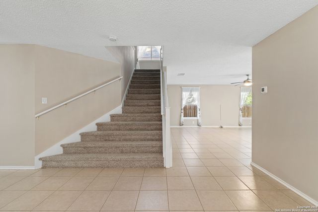 6430 Maverick Trail Dr, San Antonio, TX 78240