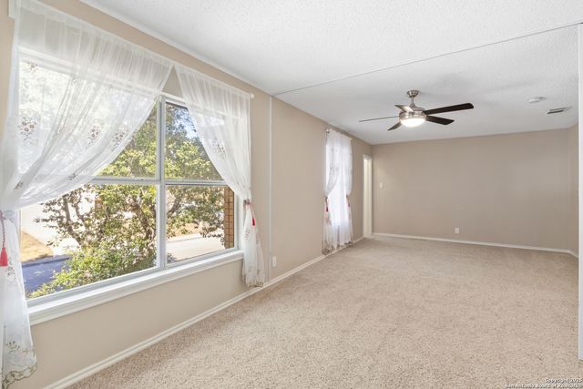 6430 Maverick Trail Dr, San Antonio, TX 78240