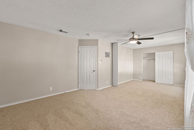 6430 Maverick Trail Dr, San Antonio, TX 78240