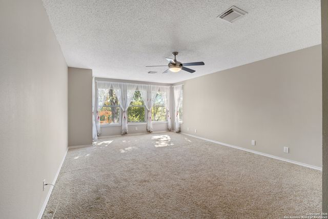 6430 Maverick Trail Dr, San Antonio, TX 78240