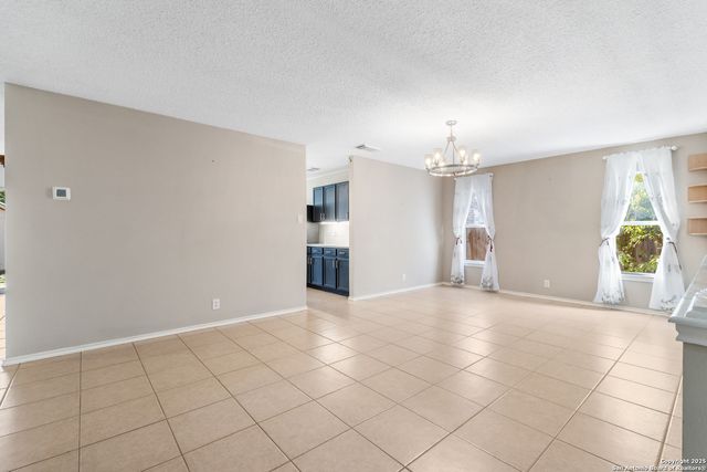 6430 Maverick Trail Dr, San Antonio, TX 78240