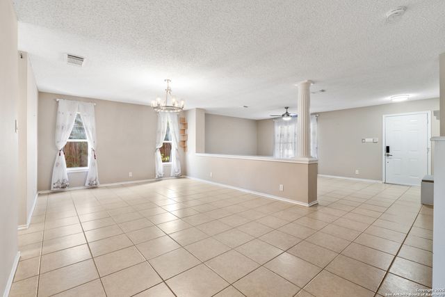 6430 Maverick Trail Dr, San Antonio, TX 78240