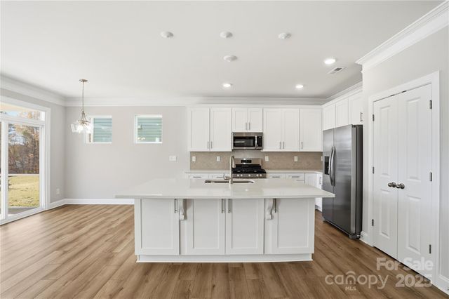 6027 Veld Court, Charlotte, NC 28215