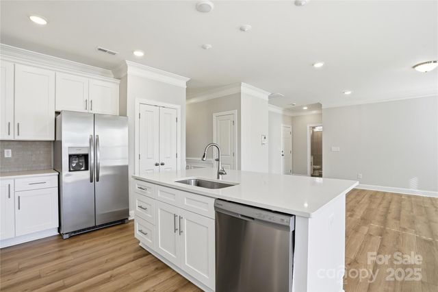 6027 Veld Court, Charlotte, NC 28215