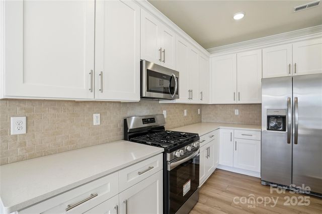 6027 Veld Court, Charlotte, NC 28215