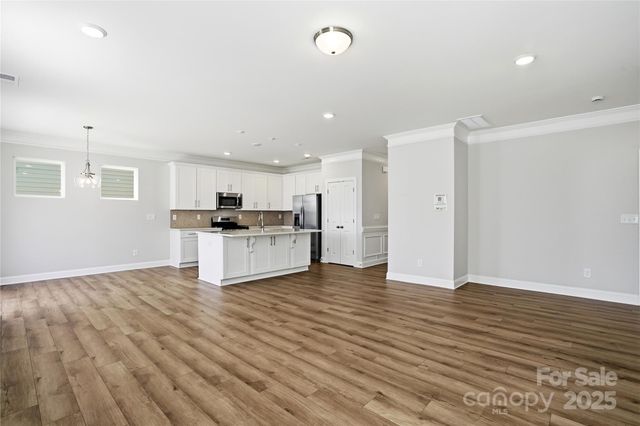 6027 Veld Court, Charlotte, NC 28215