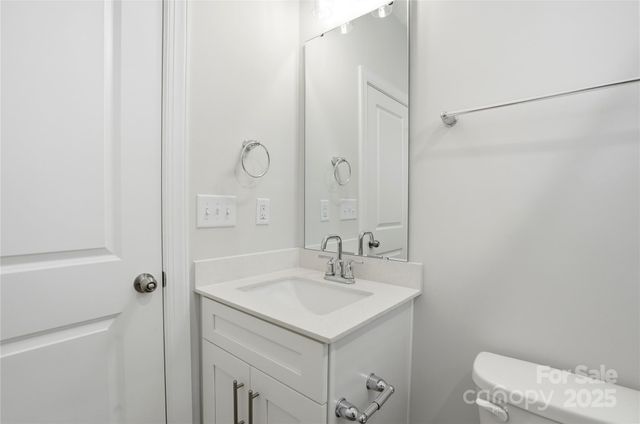 6027 Veld Court, Charlotte, NC 28215