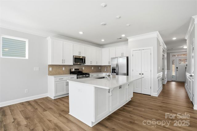 6027 Veld Court, Charlotte, NC 28215