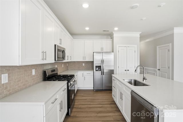 6027 Veld Court, Charlotte, NC 28215