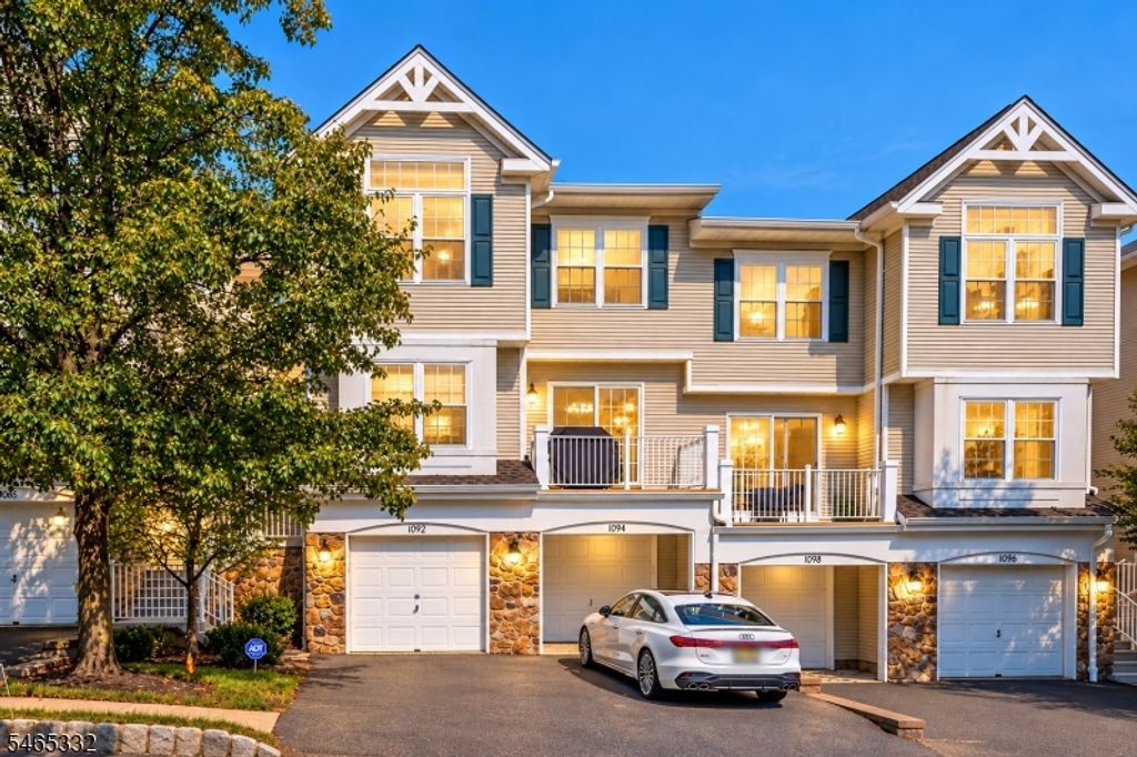 1092 Shadowlawn Dr, Green Brook Twp., NJ 08812 — exterior